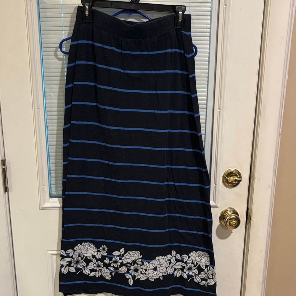 Tommy Hilfiger Blue Striped Skirt with Floral Design. Women’s Medium.